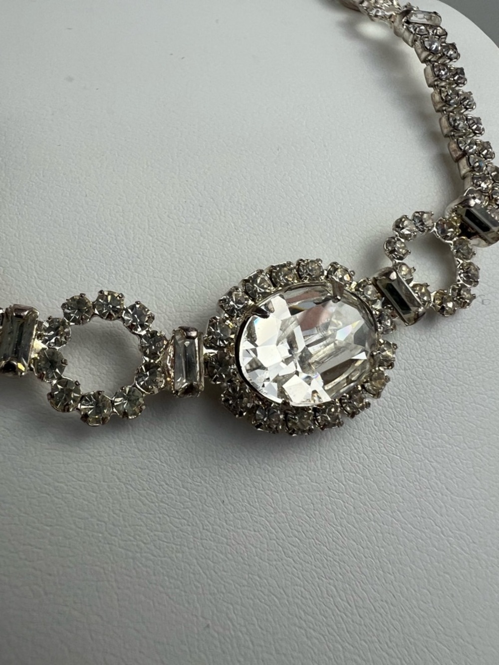 Vintage Rhinestone Necklace - Picture 6 of 9